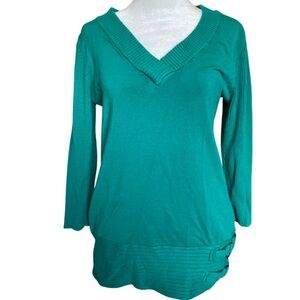 Style & Co. chic green sweater with clasp detail L